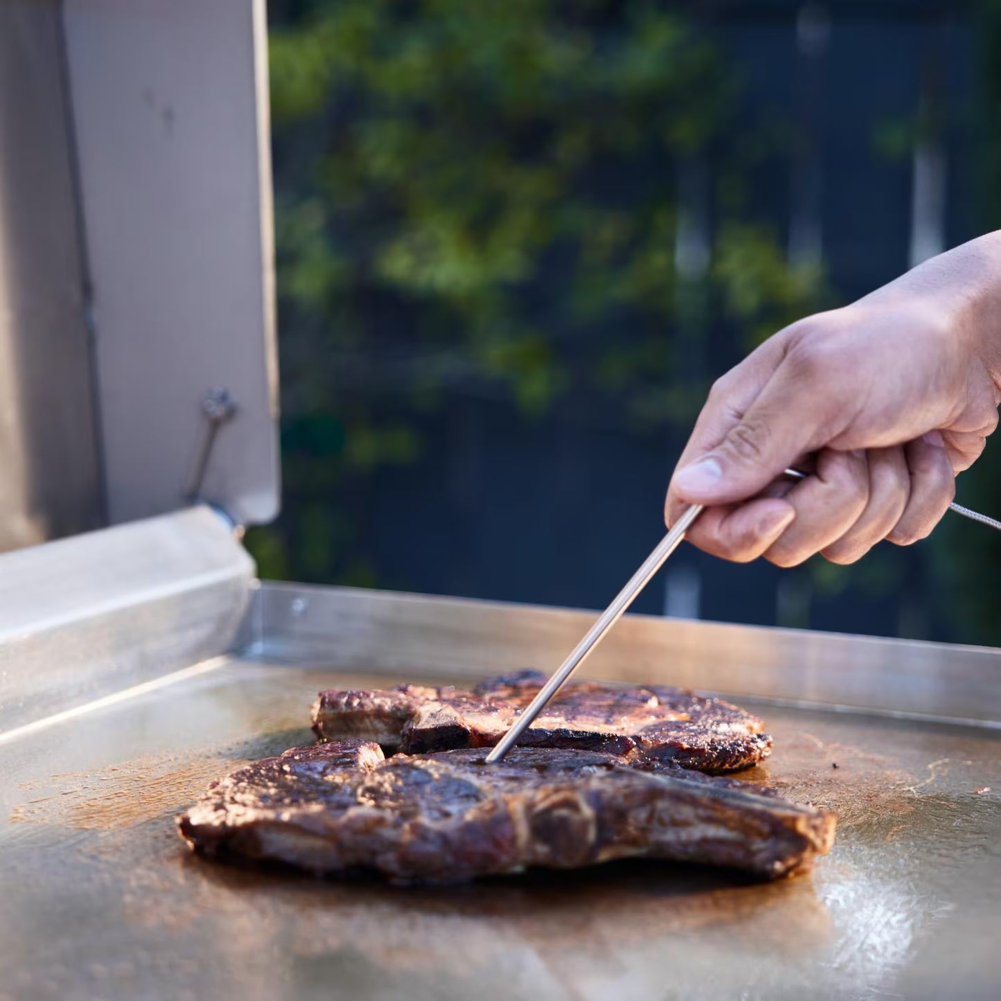 Blaze LTE PRO 40-Inch Gas Griddle w/ Digital Temperature Screen & Lift-Assist Lid