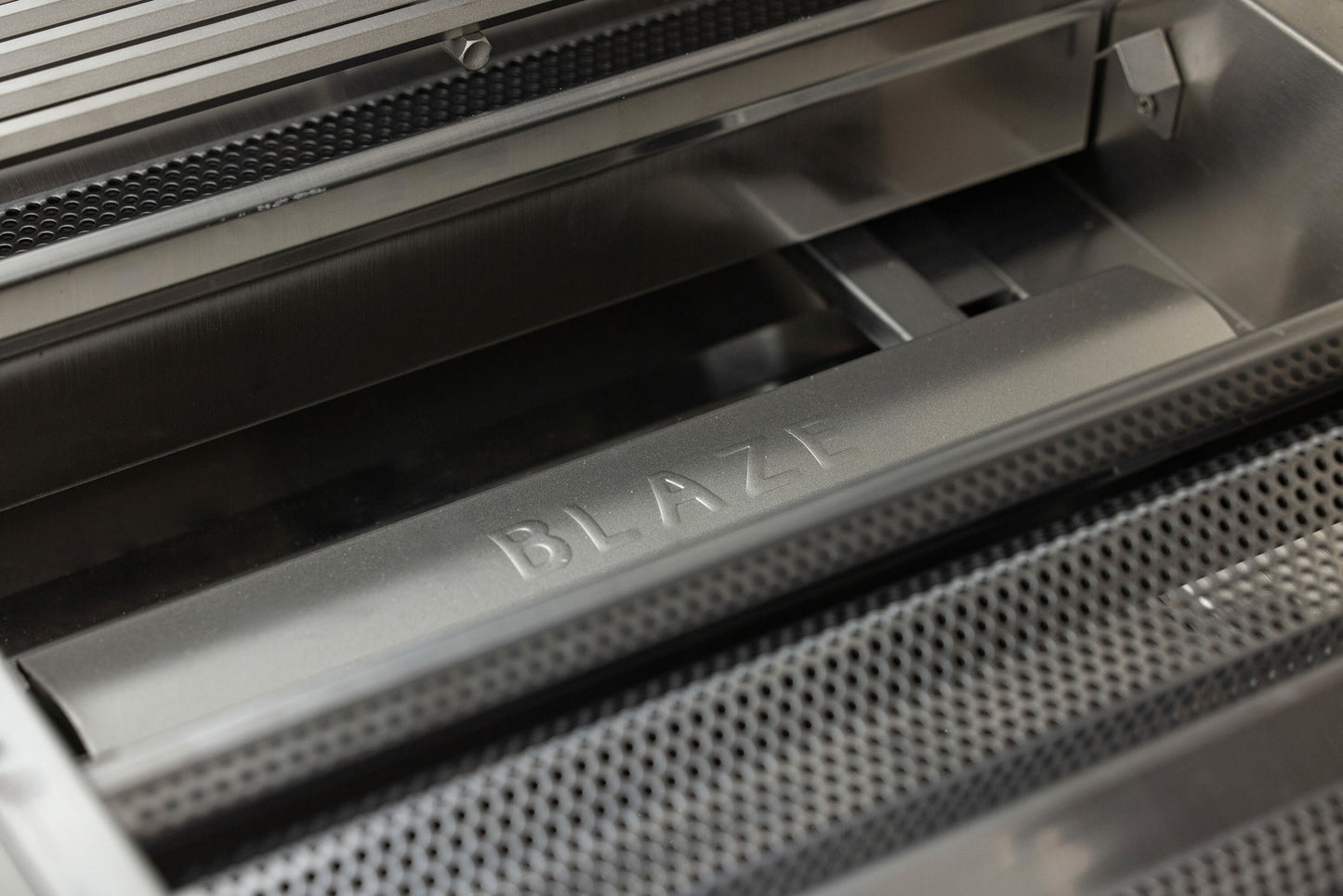 Blaze LTE PRO 32-in 4-Burner Built-In Grill w/ Digital Temperature Screen