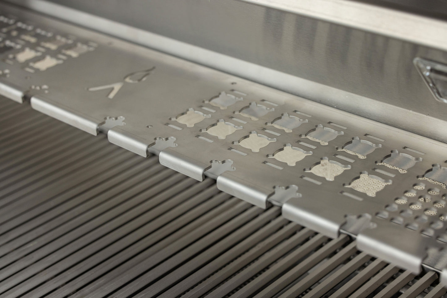 Blaze LTE PRO 32-in 4-Burner Built-In Grill w/ Digital Temperature Screen