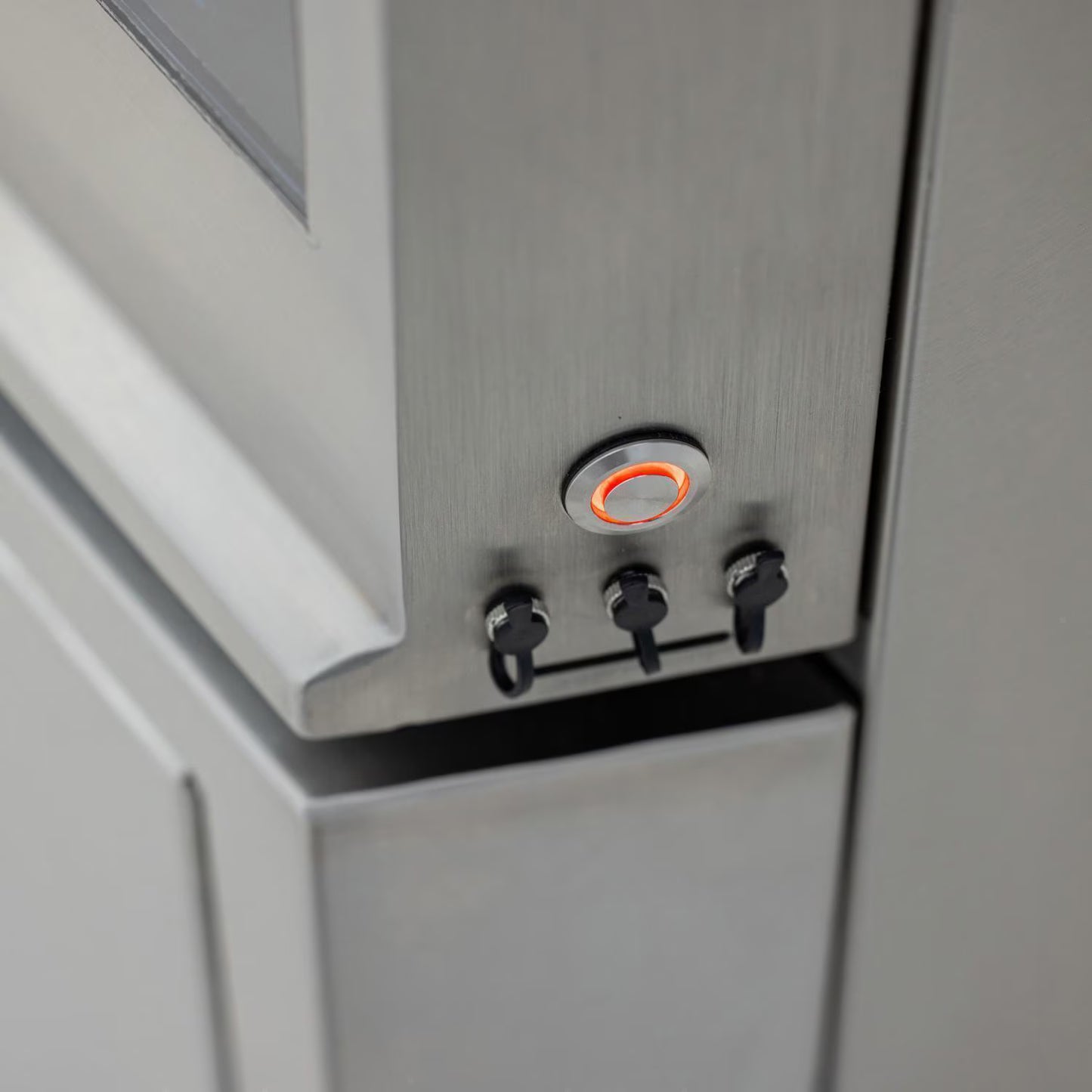 Blaze LTE PRO 40-Inch Gas Griddle w/ Digital Temperature Screen & Lift-Assist Lid